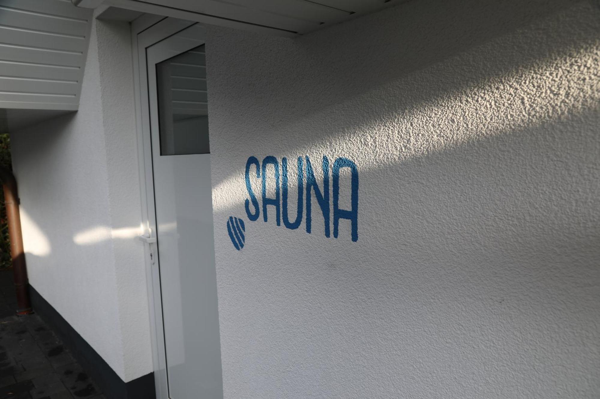 Eine sehr gemütliche Dachgeschoß Ferienwohnung Ihlow  Exterior foto